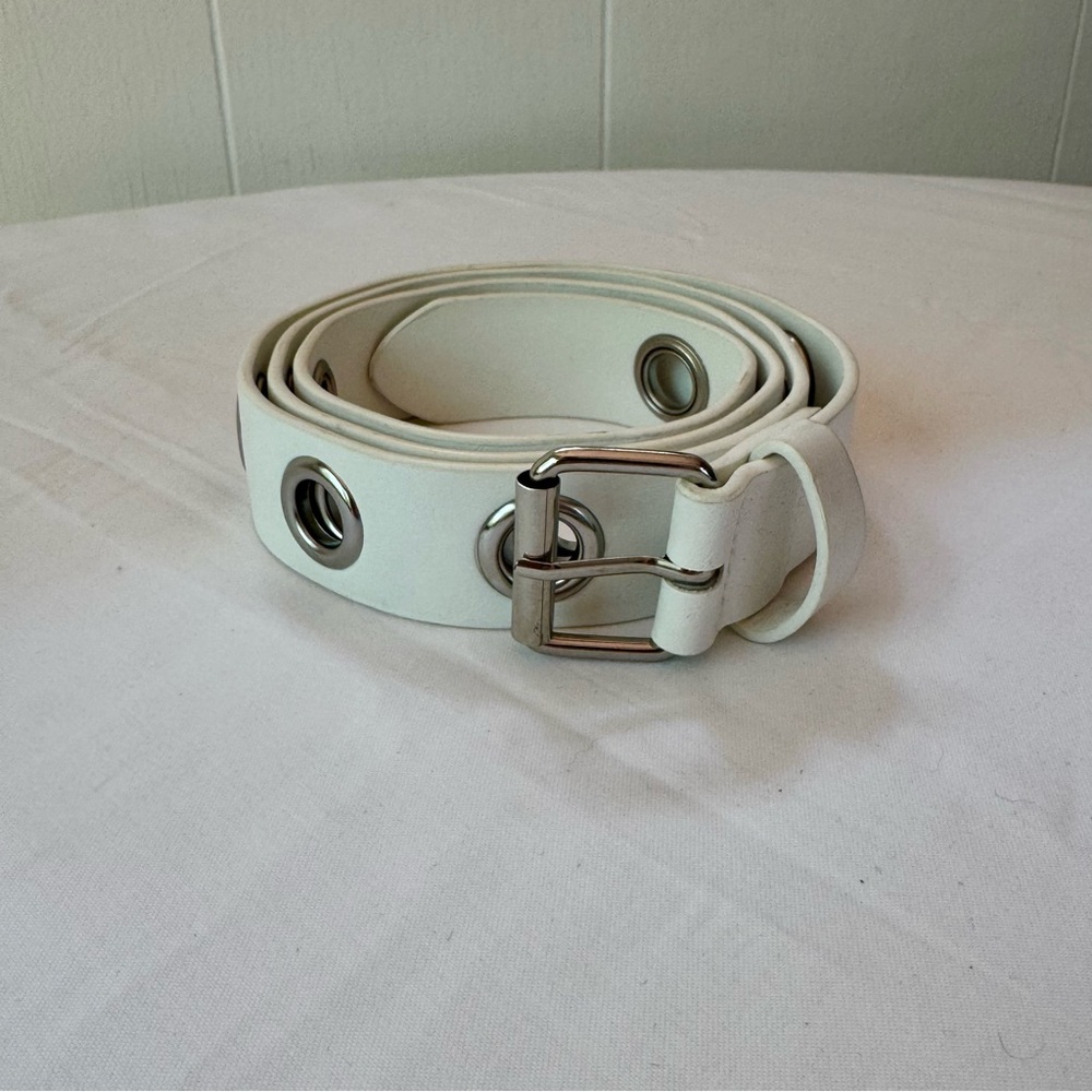 H&M White Belt with Silver Grommet Accents - EUC